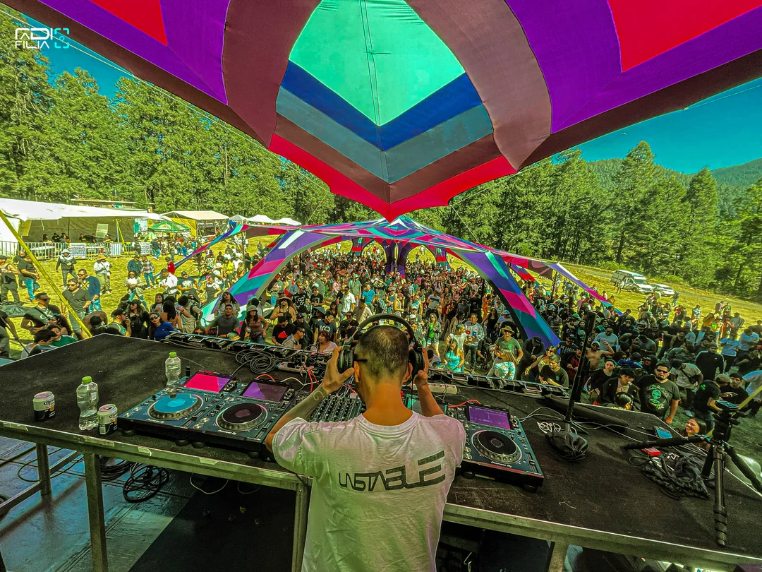 Unstable performing at a festival